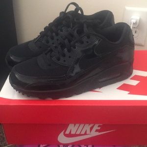 Black Womens Air MAX Premium Size 7